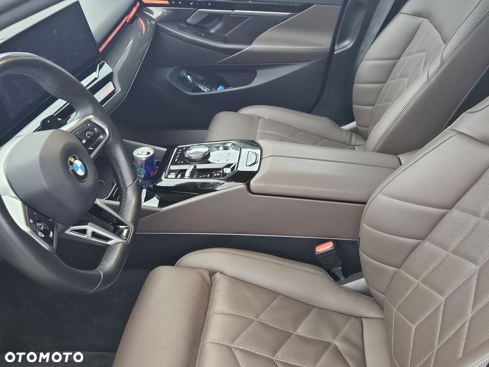BMW Seria 5 520i M Sport Edition - 23