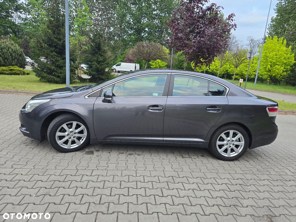 Toyota Avensis 2.0 D-4D Luna - 27