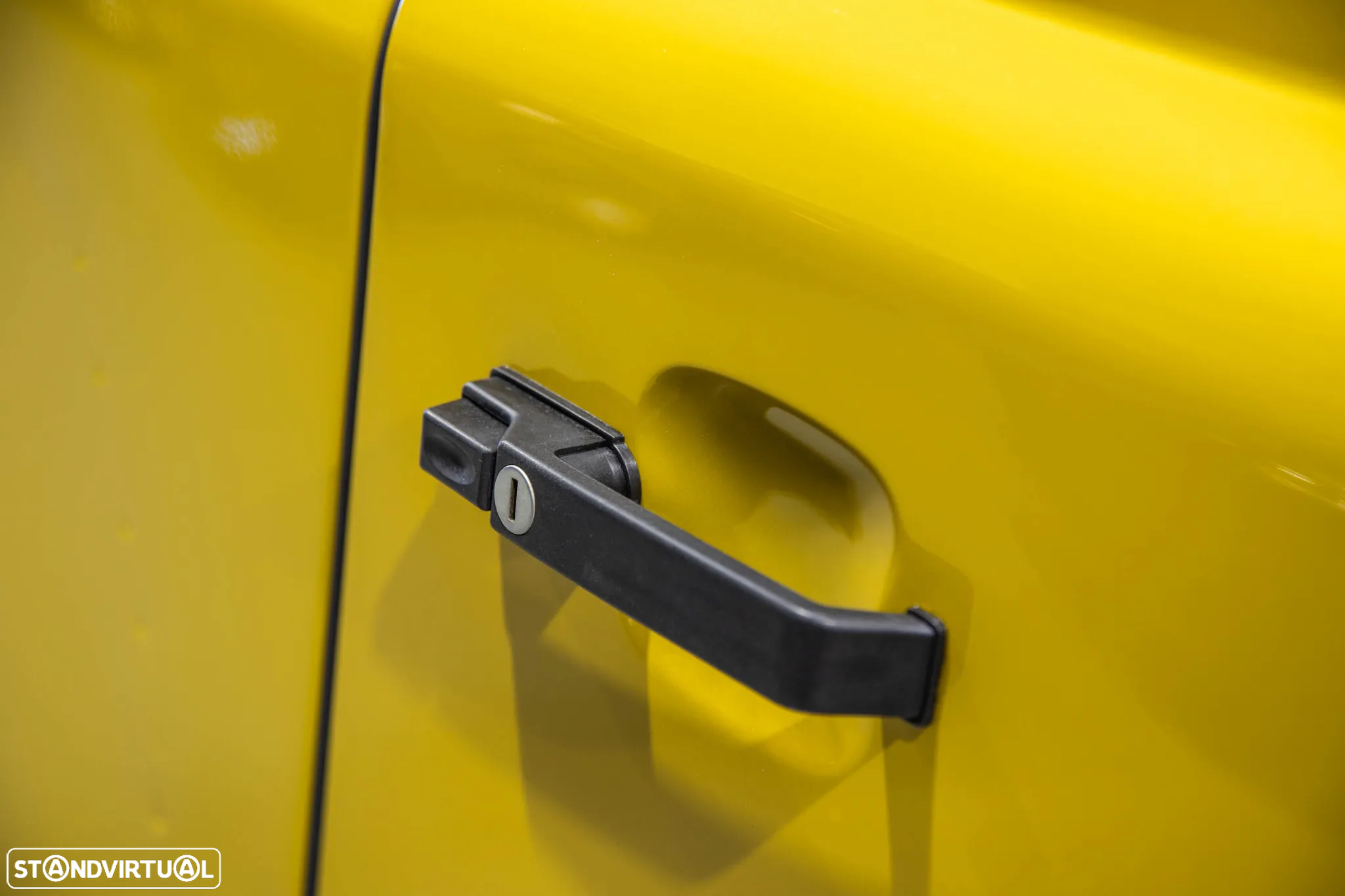 Land Rover Defender 90 SW 2.4 CRD E - 16