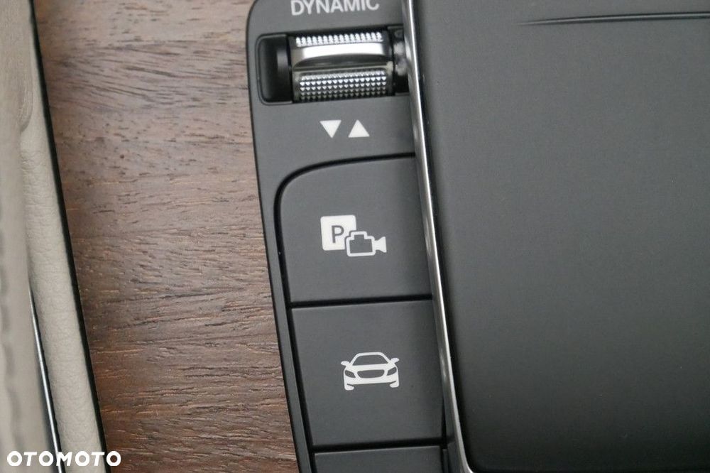 Mercedes-Benz GLE - 22