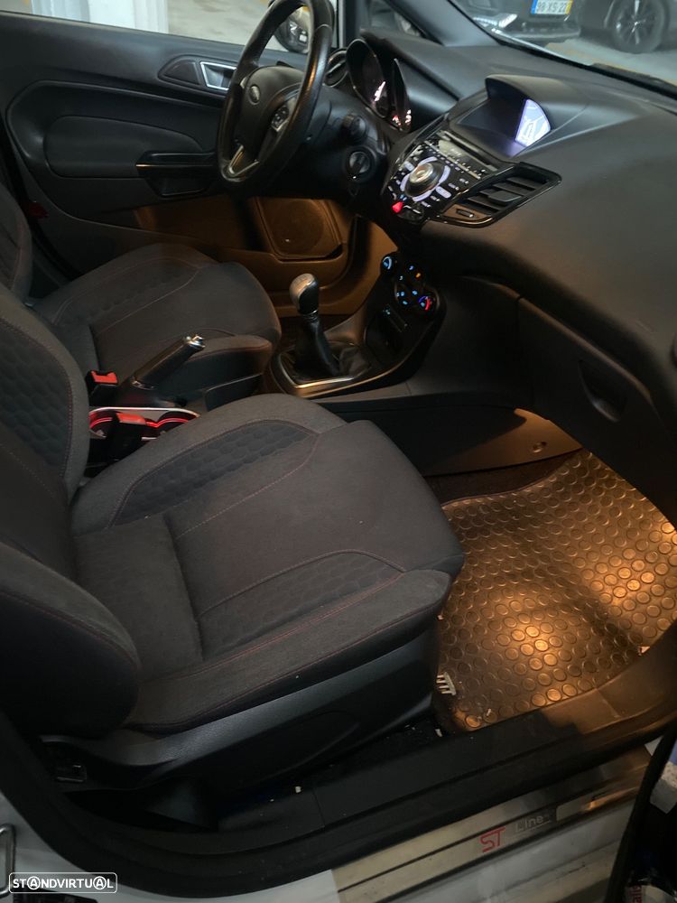 Ford Fiesta 1.0 EcoBoost ST-Line - 9