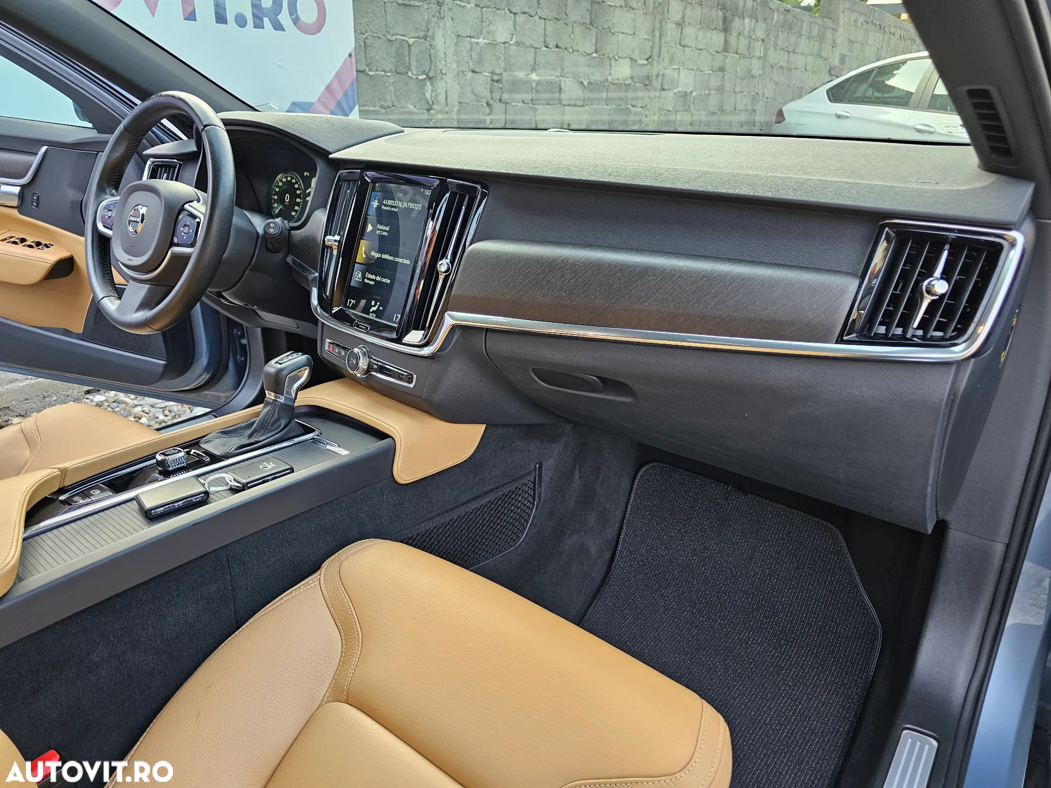 Volvo V90 Cross Country D4 AWD Geartronic Pro - 27