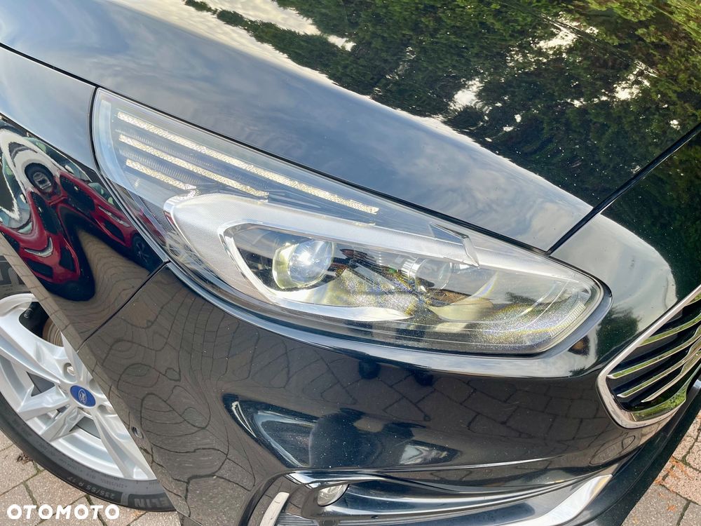 Ford S-Max 2.5 Duratec FHEV TITANIUM - 39