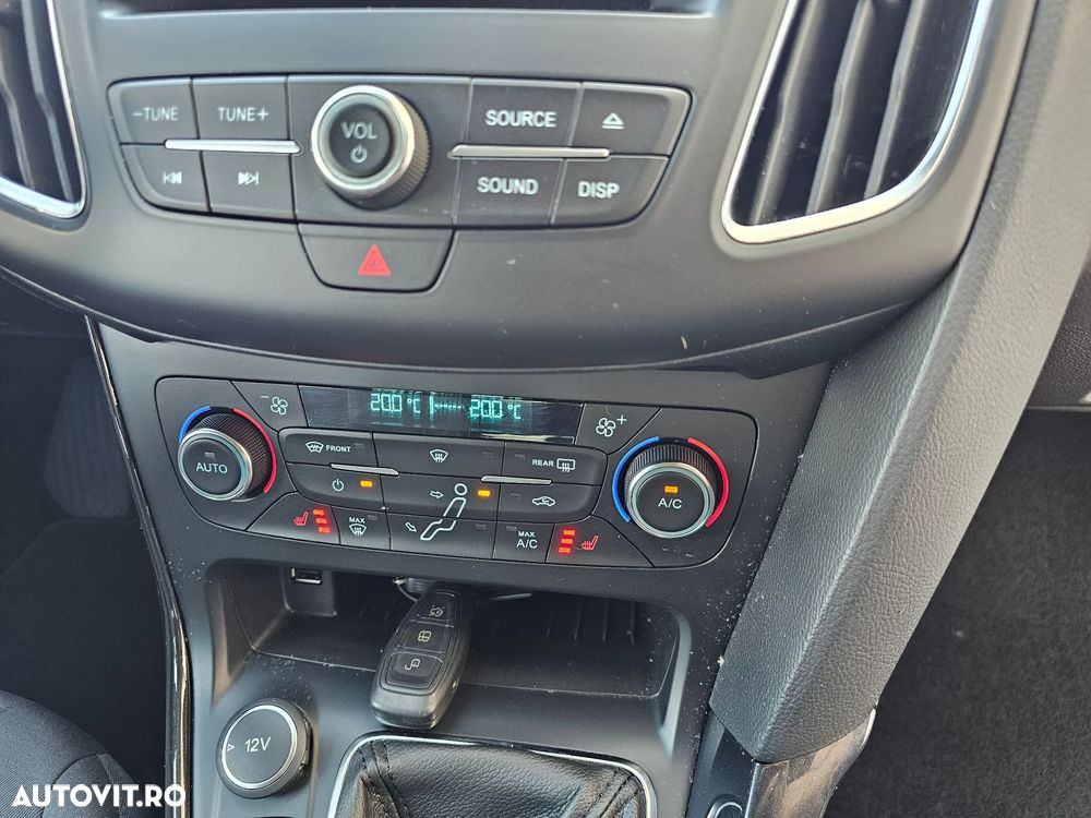 Ford Focus 1.0 EcoBoost Start-Stopp-System TITANIUM - 11