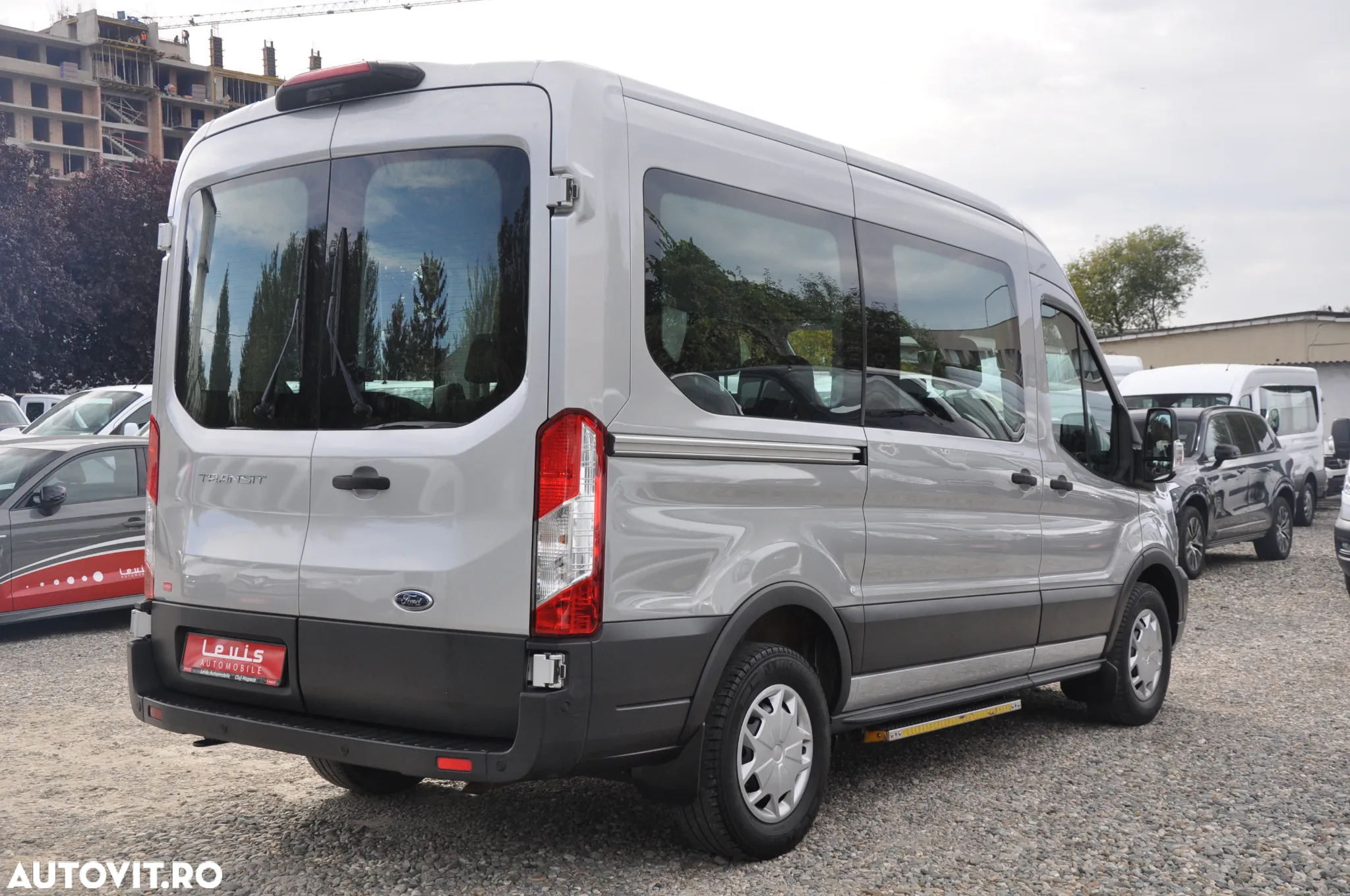 Ford Transit 330 2.0 TDCi L2H2 Furgon DCIV Trend Aut. - 4