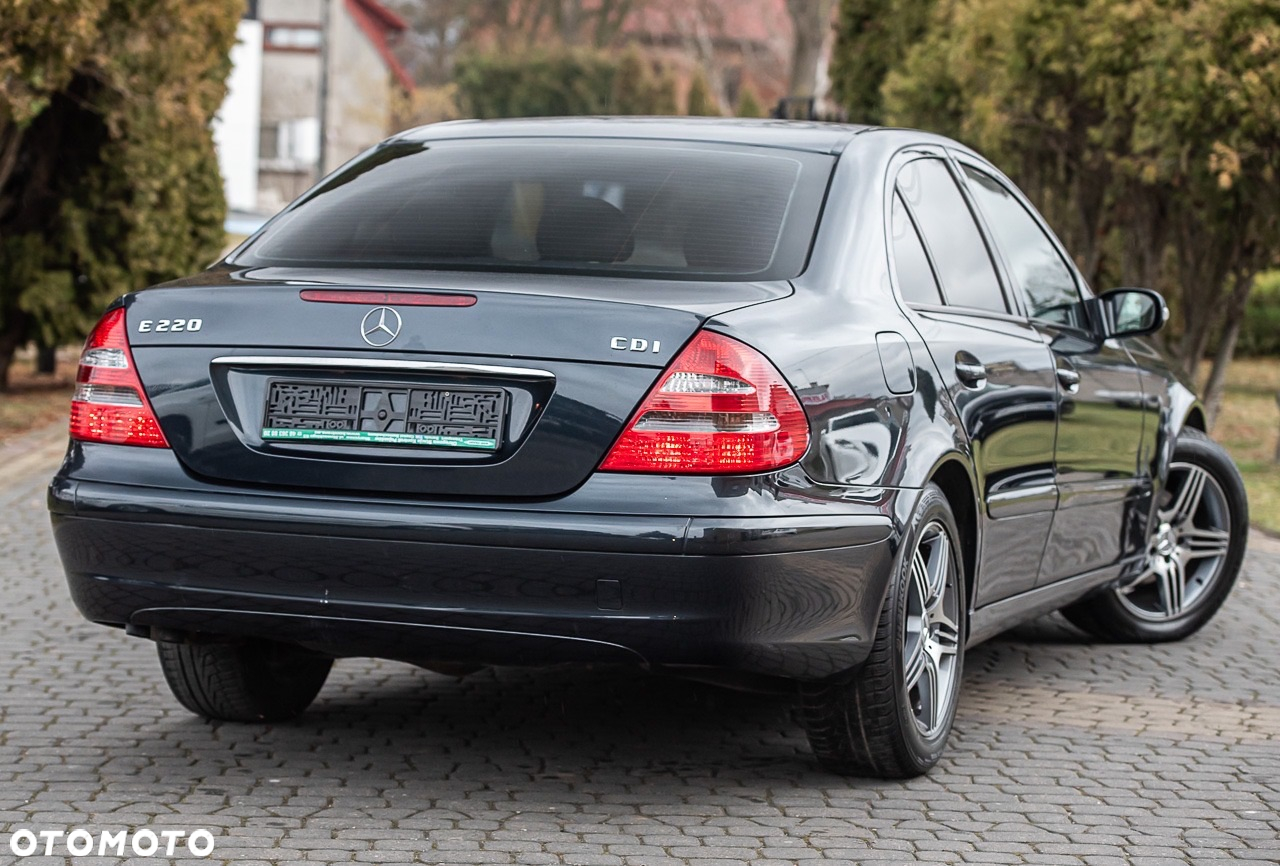 Mercedes-Benz Klasa E - 9