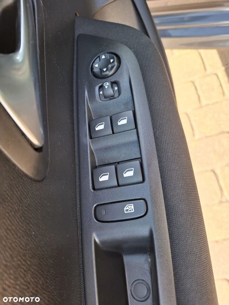 Peugeot 208 PureTech 75 Active Pack - 24