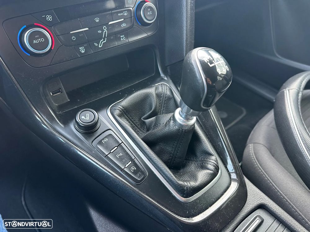 Ford Focus 1.0 SCTi Titanium - 5
