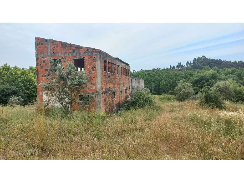 Terreno Misto com Armazéns Industriais e Excelente Localização, em ... - Grande imagem: 5/23