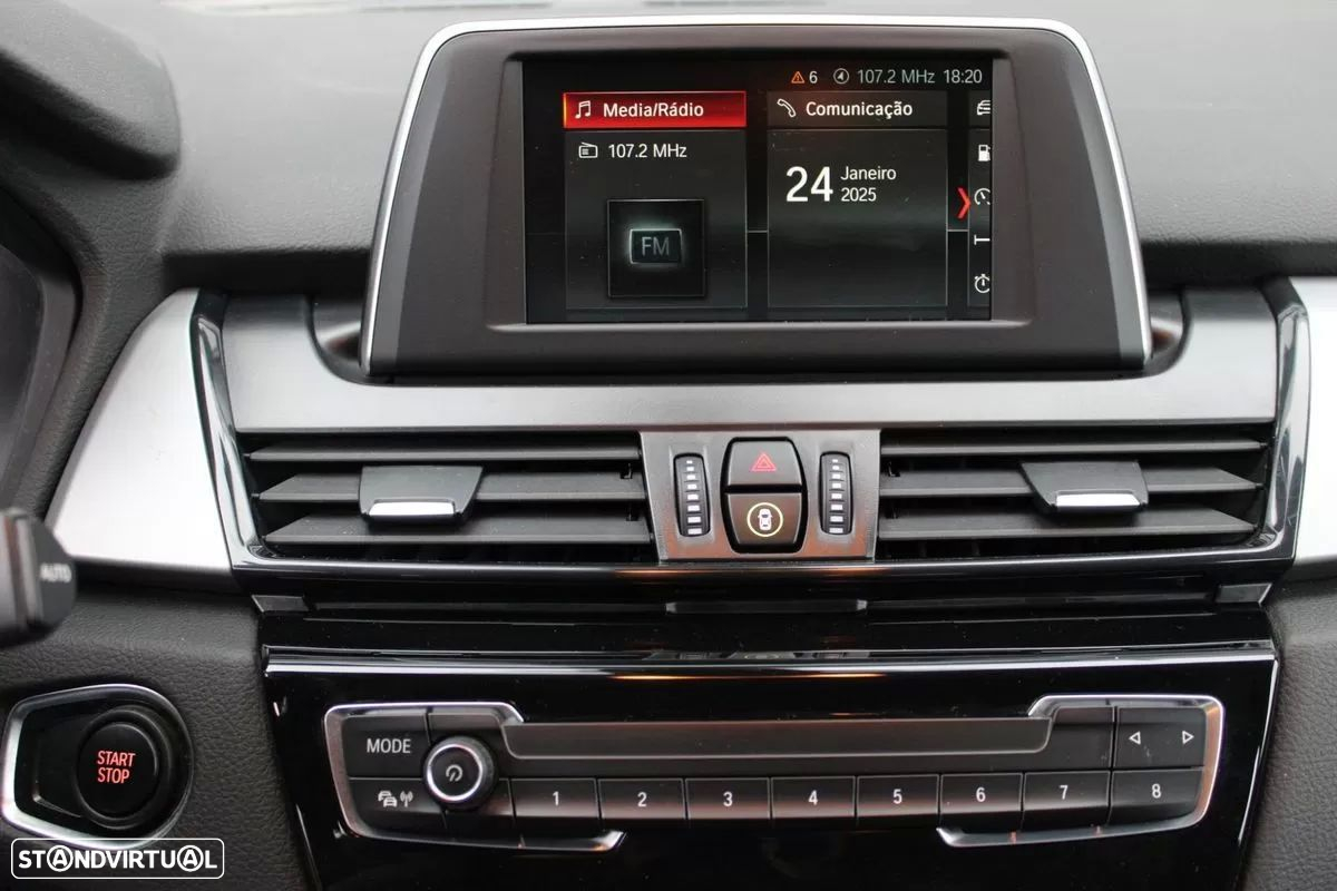 BMW 225xe Active Tourer - 11