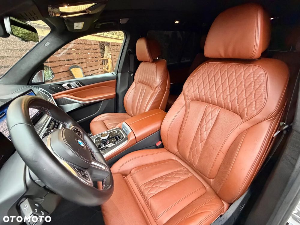 BMW X7 M60i xDrive - 18