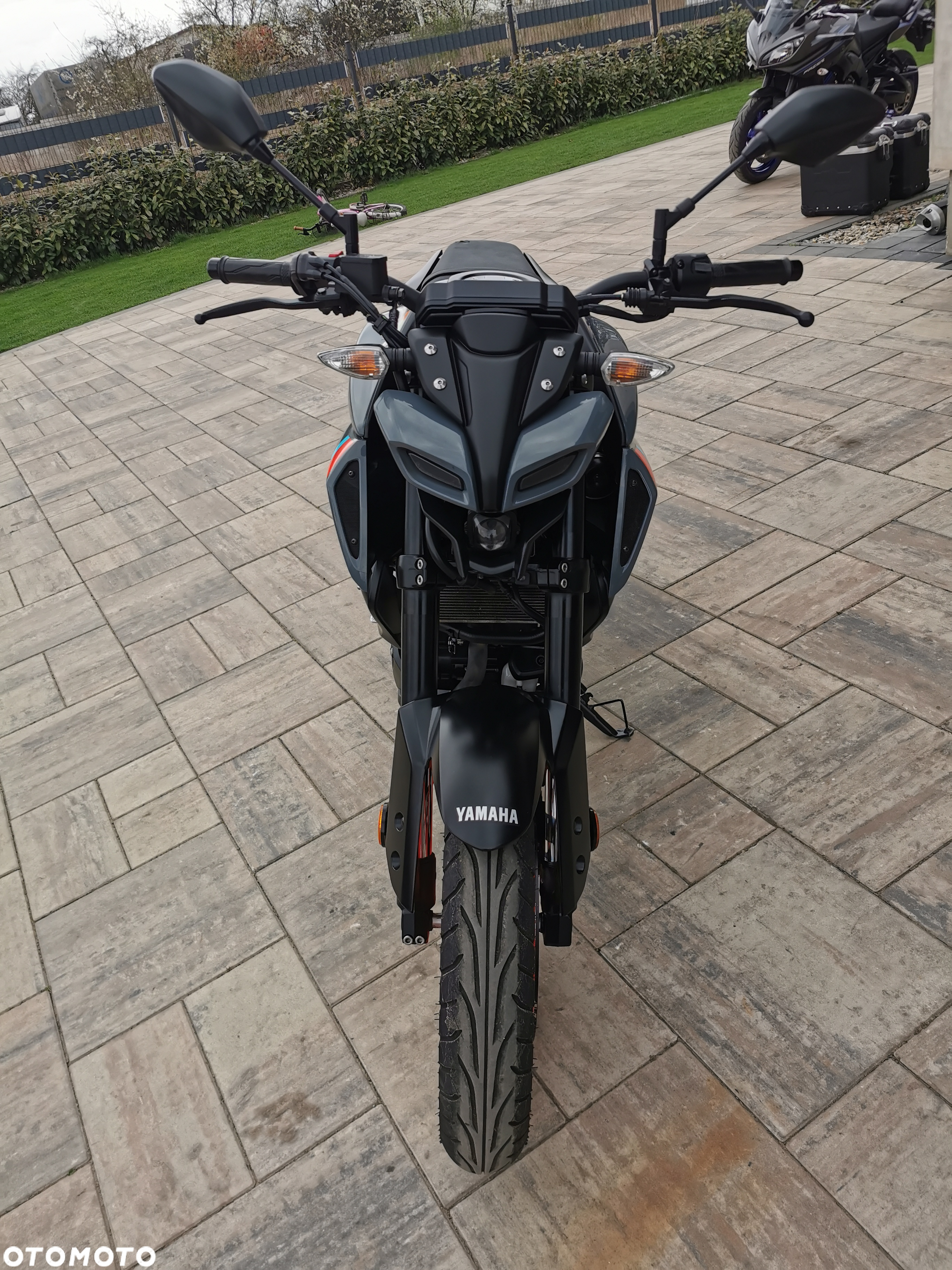 Yamaha MT - 28