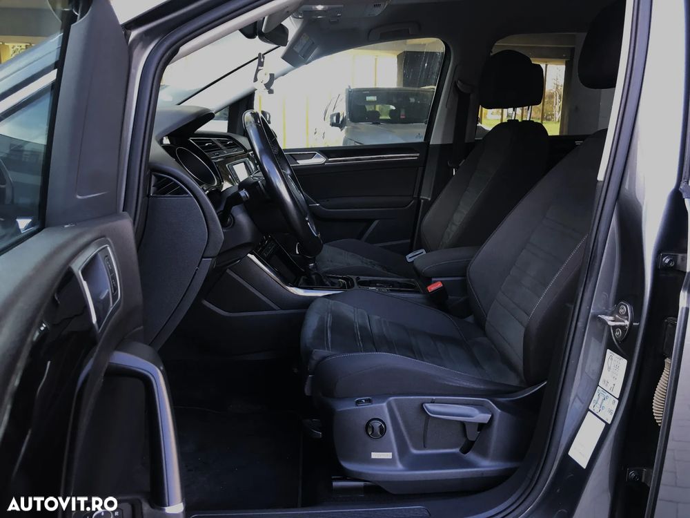 Volkswagen Touran 2.0 TDI DSG Highline - 9