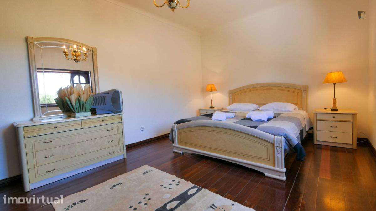 Quarto - localizado em Setubal - Grande imagem: 2/11