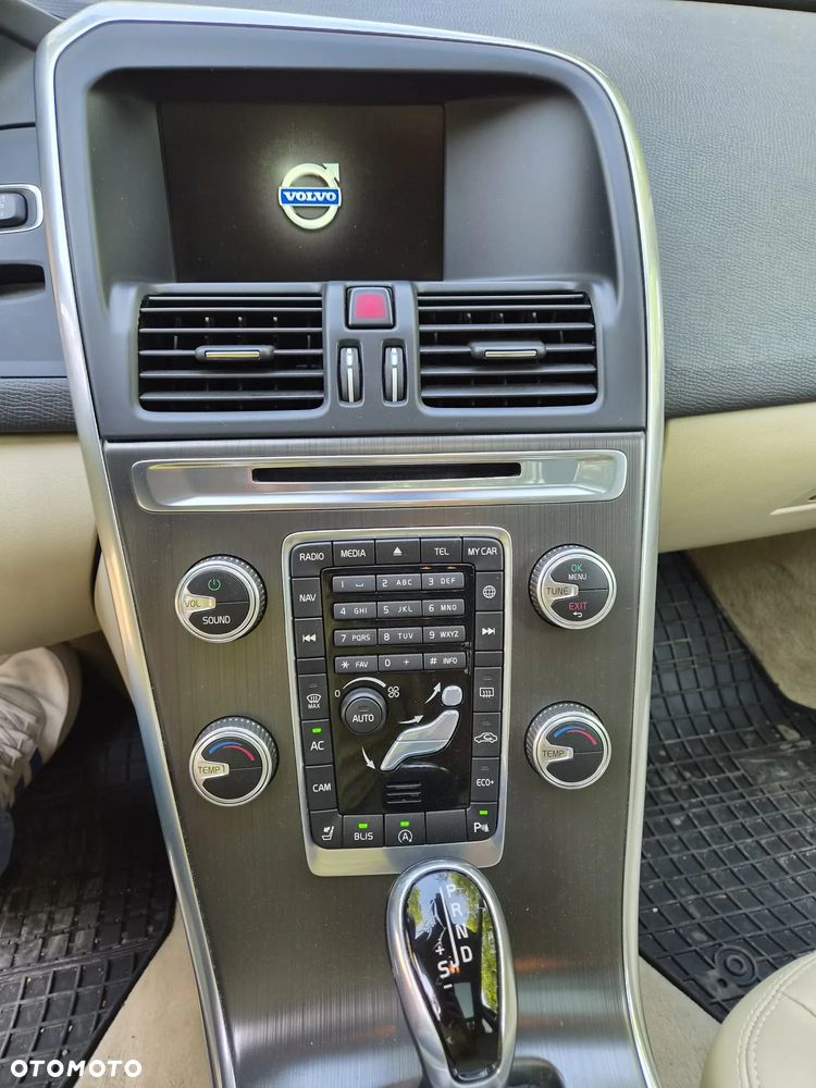 Volvo XC 60 T6 Drive-E Momentum - 13