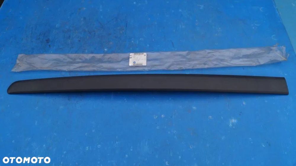 Listwa drzwi lewy przód Opel Zafira II B 13137772 nowa oryginalna - 1