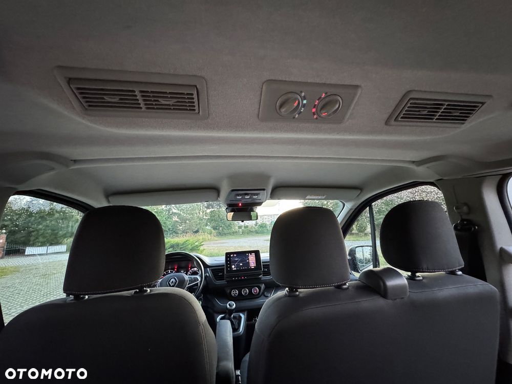 Renault Trafic 2.0 dCi - 12