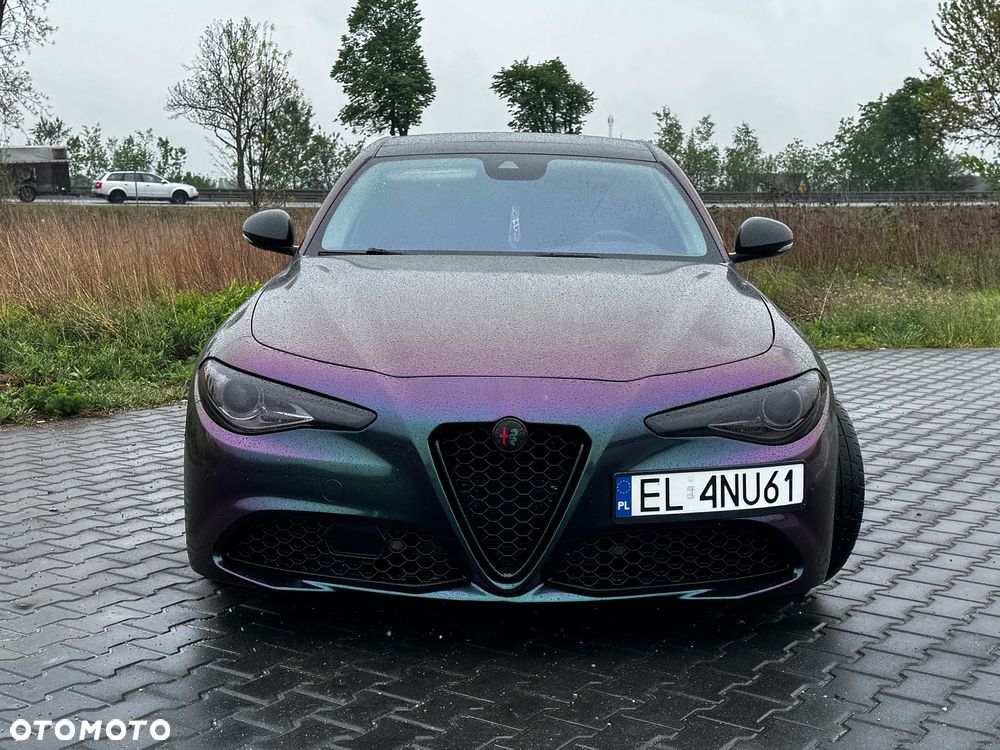 Alfa Romeo Giulia 2.0 Turbo 16V AT8-Q4 Intensa - 6