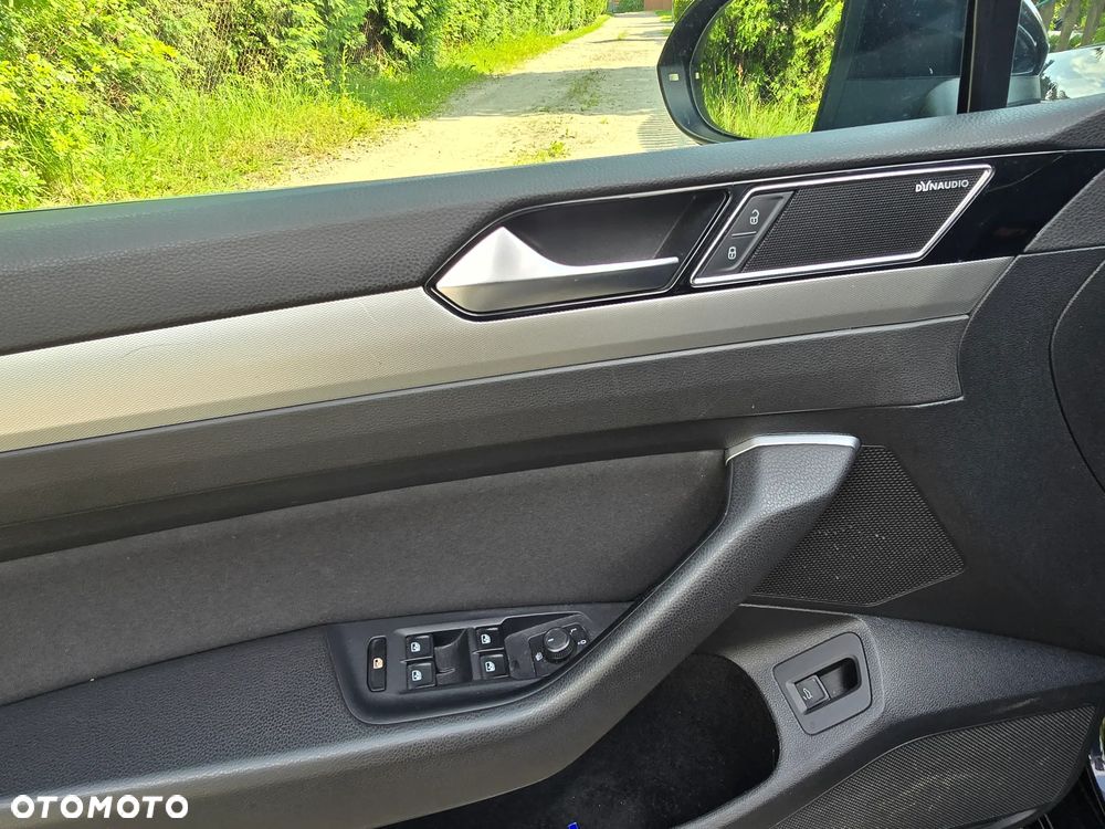 Volkswagen Passat - 10