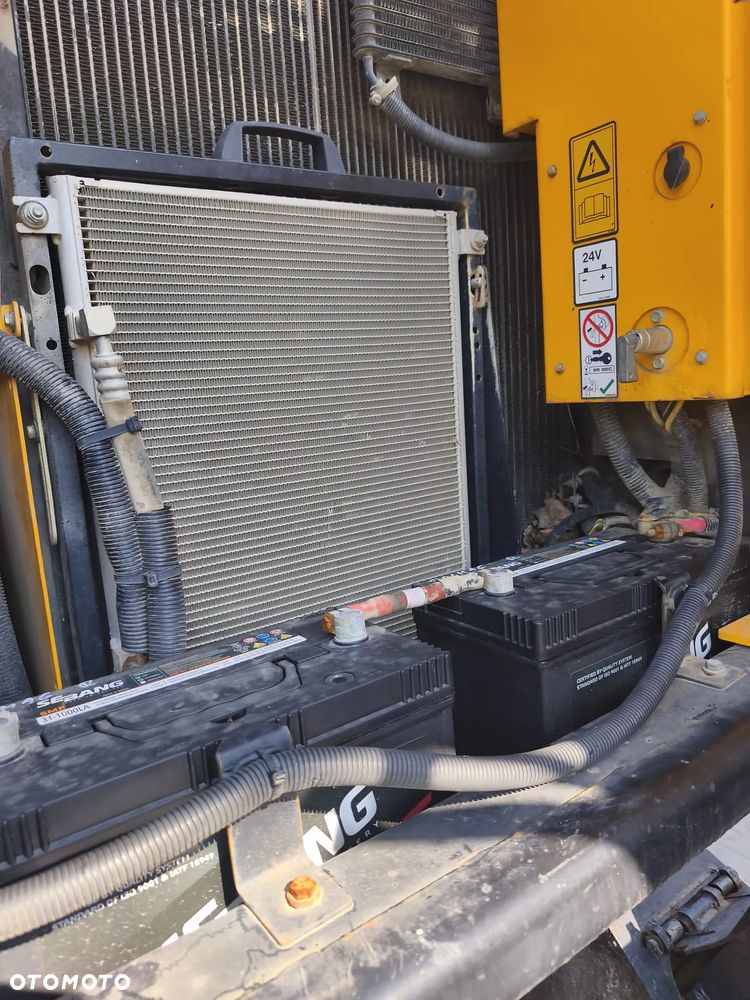 JCB JS145W - 12