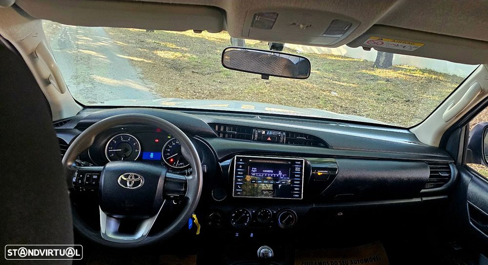 Toyota Hilux 2.4 D-4D 4WD CD CM - 13