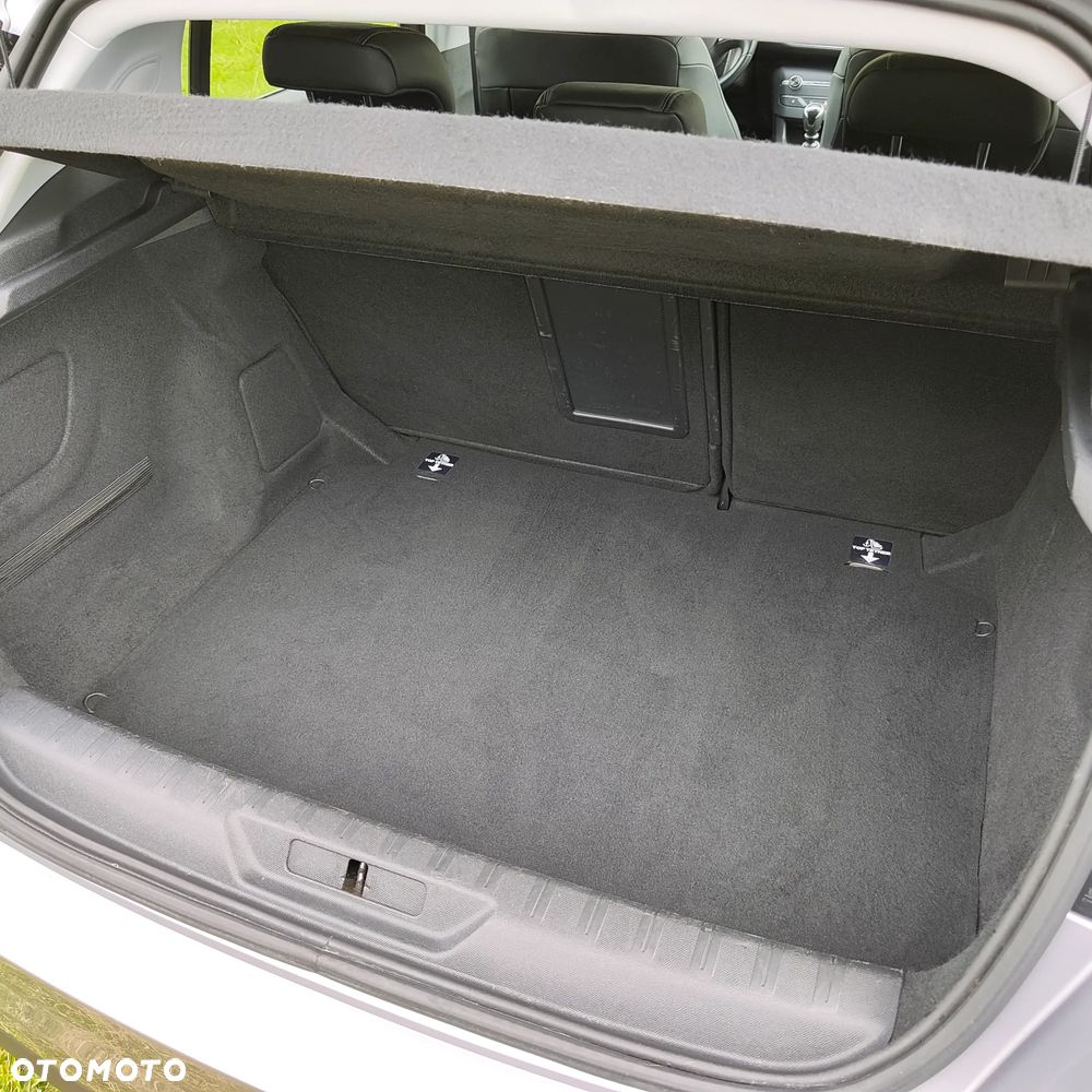 Peugeot 308 - 11