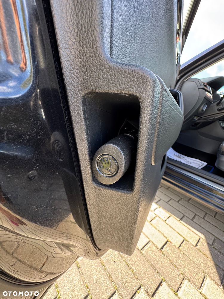 Skoda Superb 2.0 TDI L&K DSG - 14