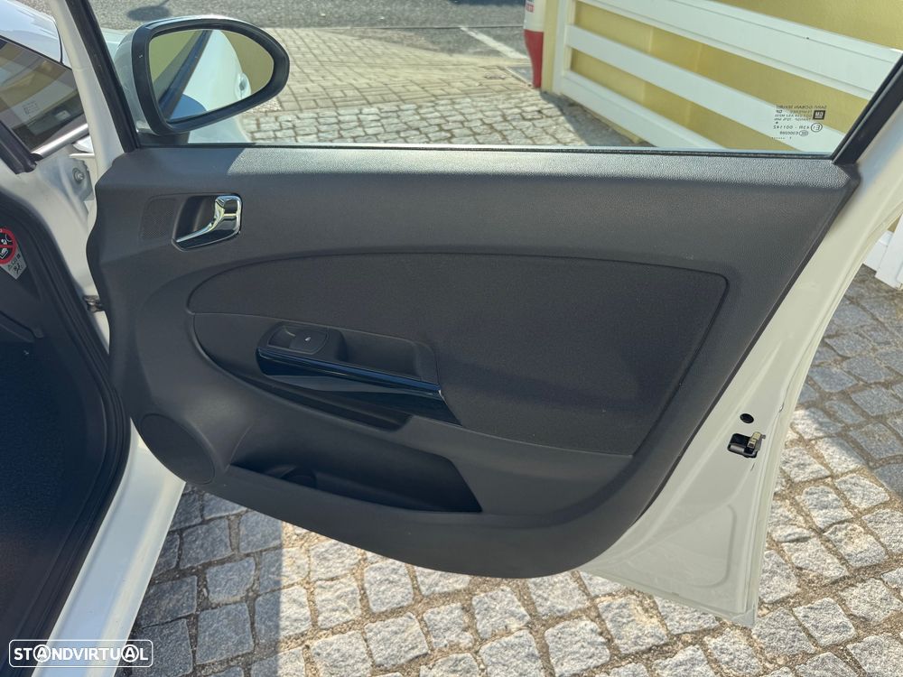 Opel Corsa 1.2 Cosmo - 42