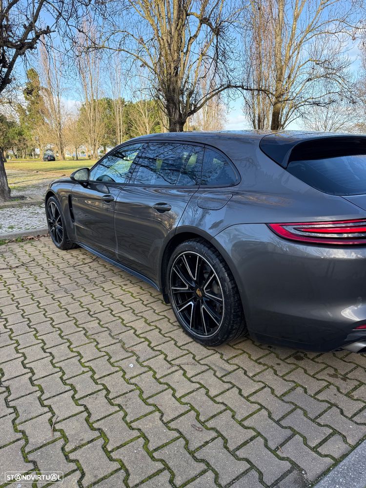 Porsche Panamera Sport Turismo 4 E-Hybrid - 3