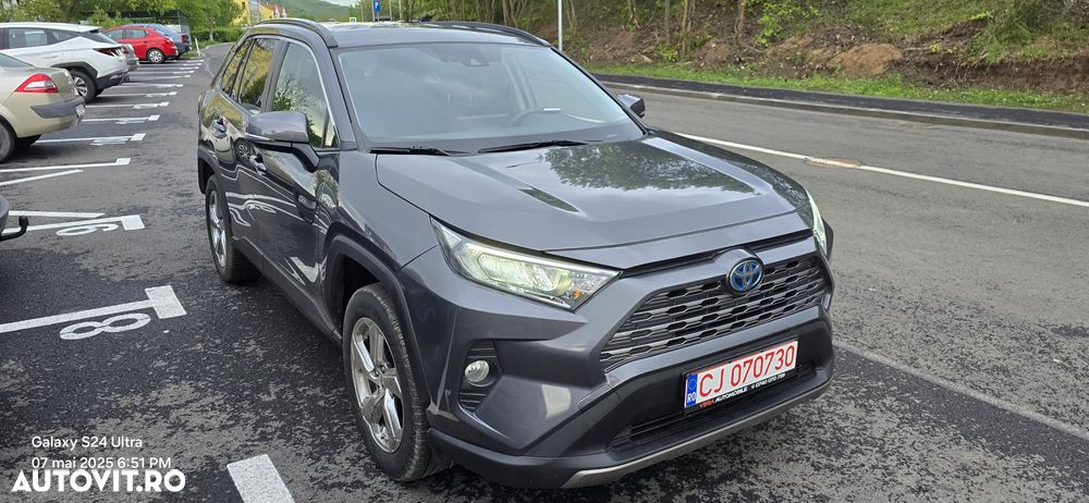 Toyota RAV4 - 1