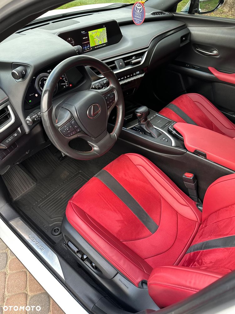 Lexus UX 250h Executive Line - 29