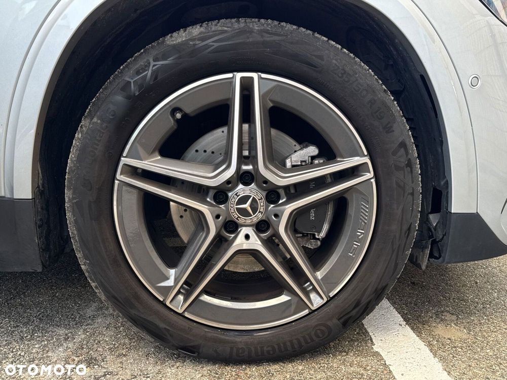 Mercedes-Benz GLA - 21