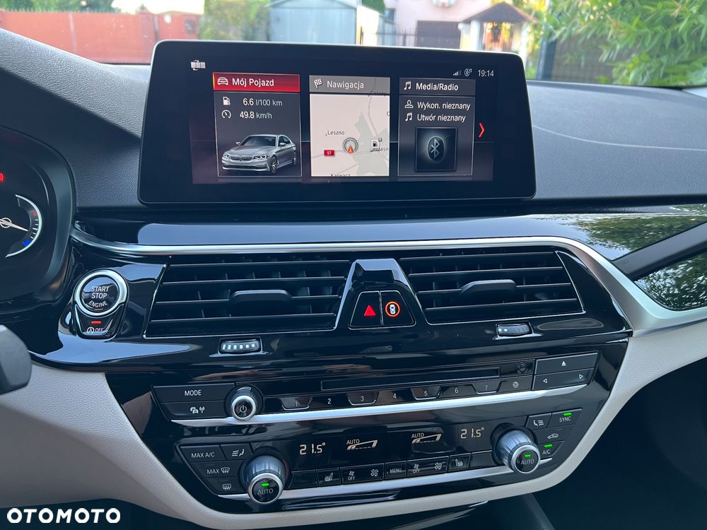 BMW Seria 5 520d xDrive Luxury Line sport - 32