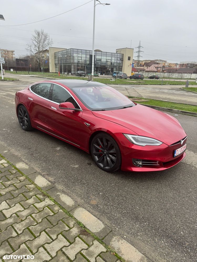 Tesla Model S - 4