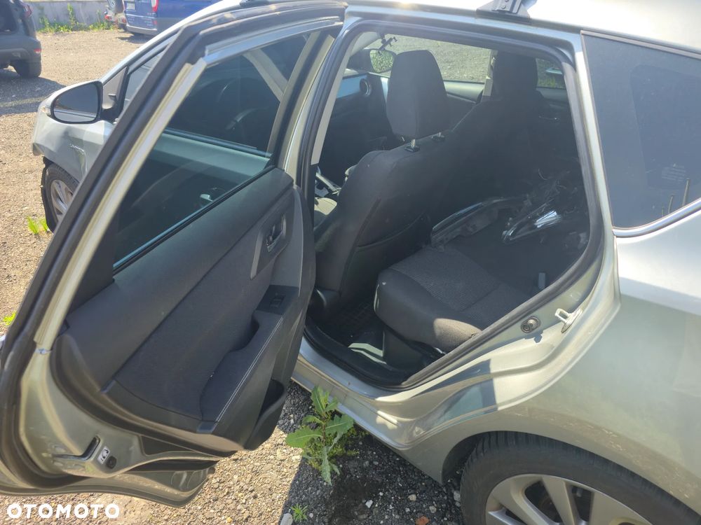 Toyota Auris Hybrid 135 Premium - 14