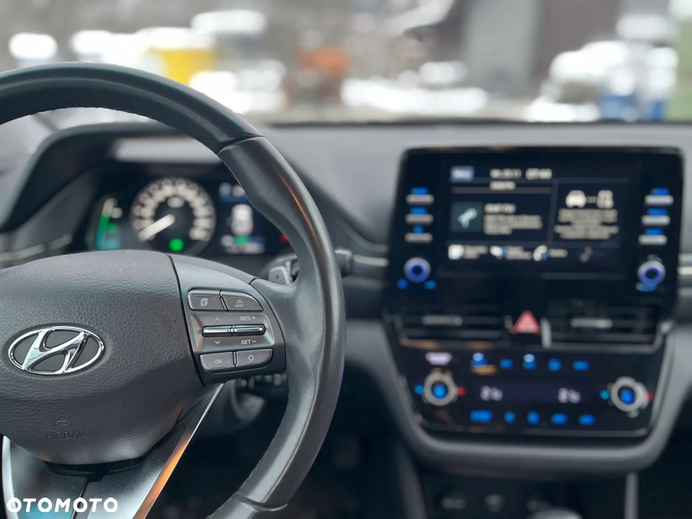 Hyundai IONIQ Hybrid Business - 10