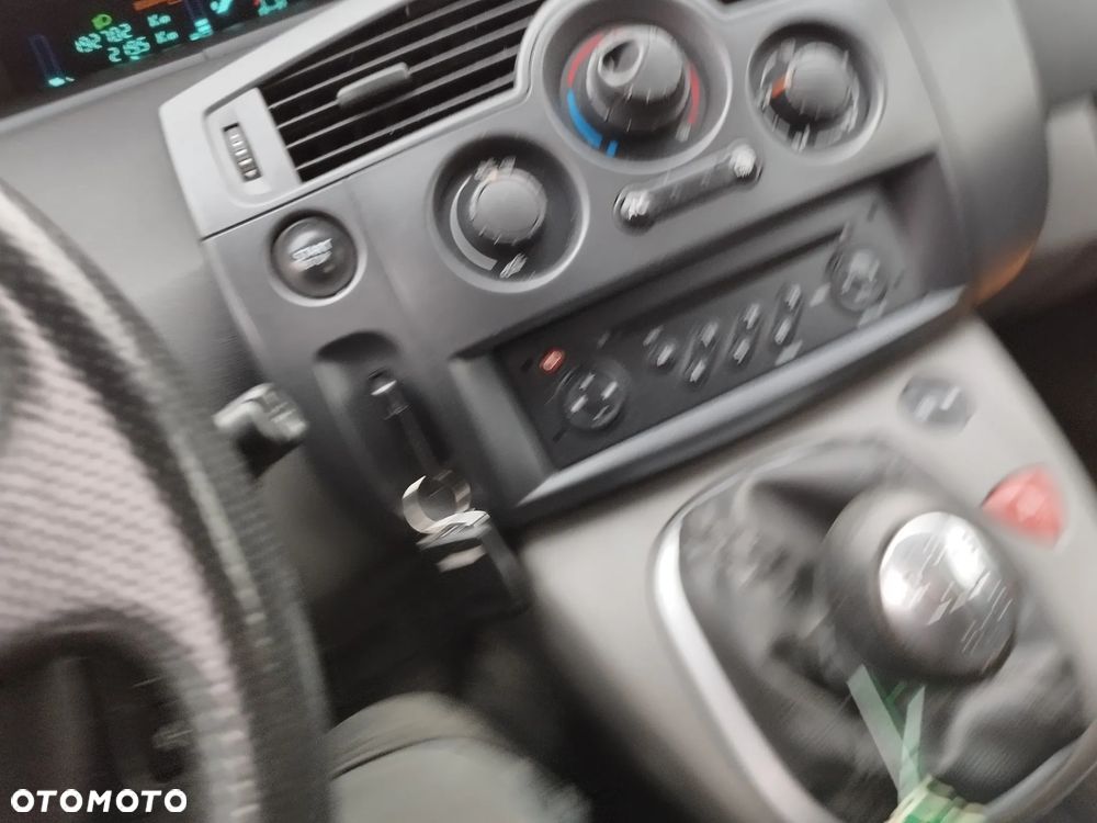 Renault Scenic 1.6 Confort Expression - 11