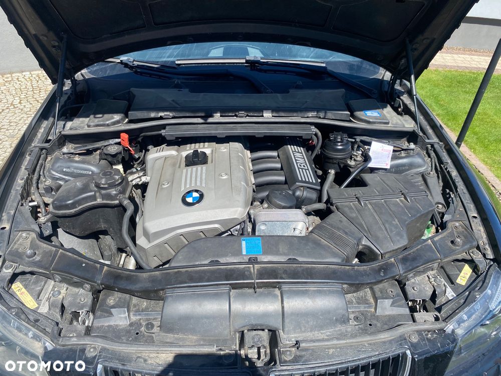 BMW Seria 3 325xi - 15