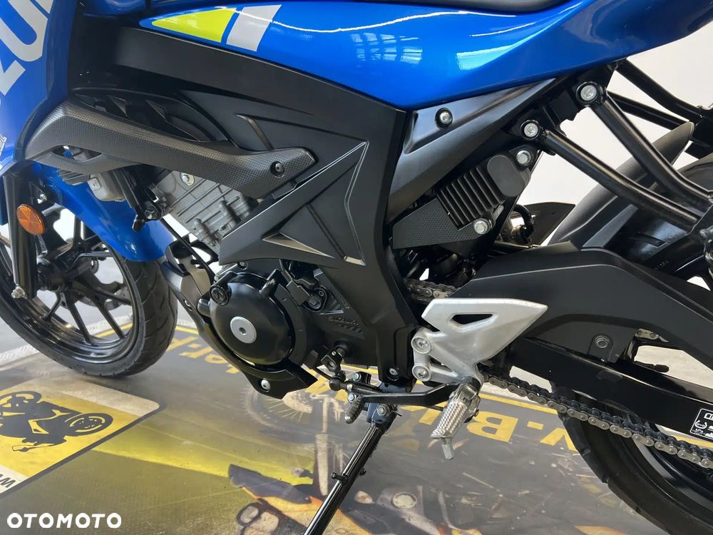 Suzuki GSX - 15
