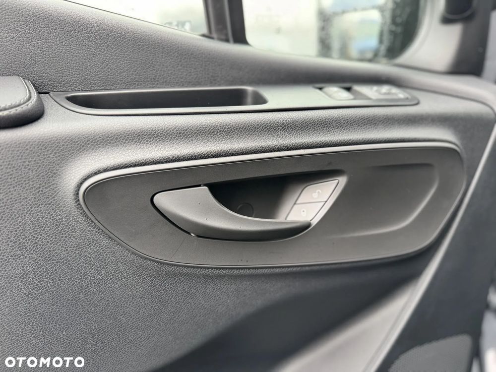 Mercedes-Benz Sprinter - 12