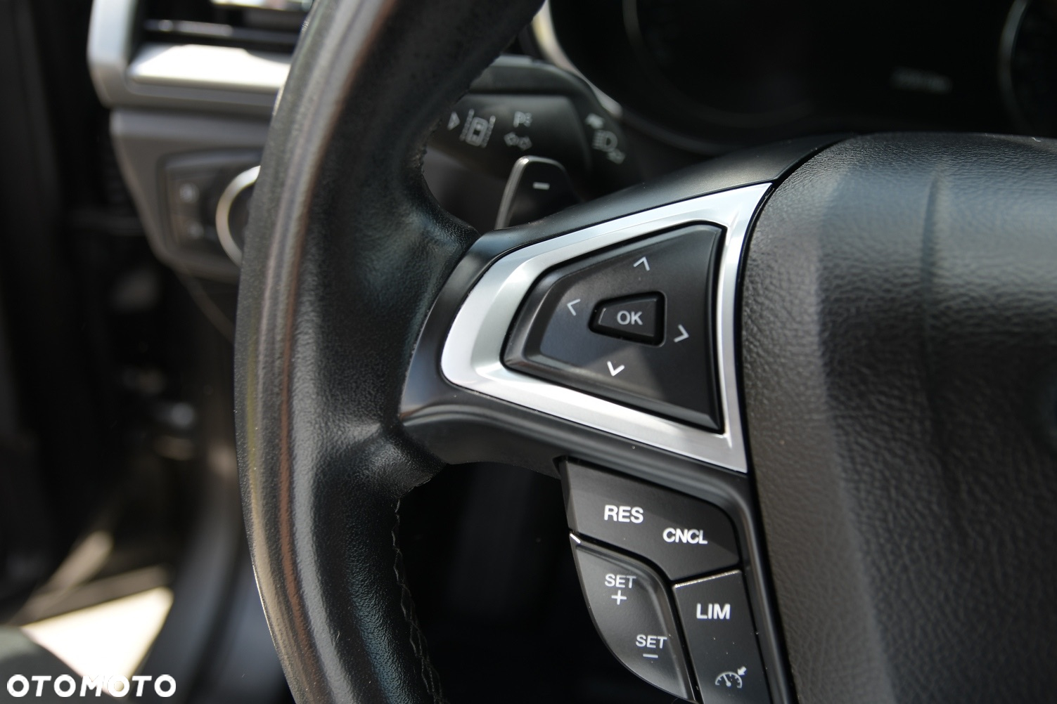 Ford Mondeo 2.0 TDCi Titanium PowerShift - 11