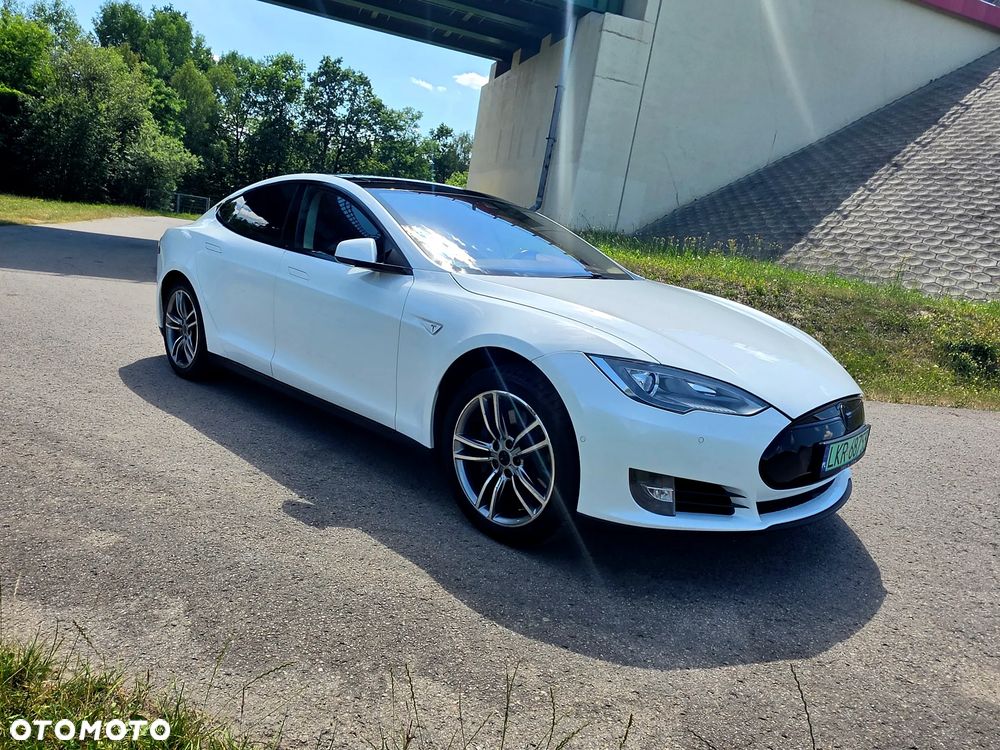 Tesla Model S - 10