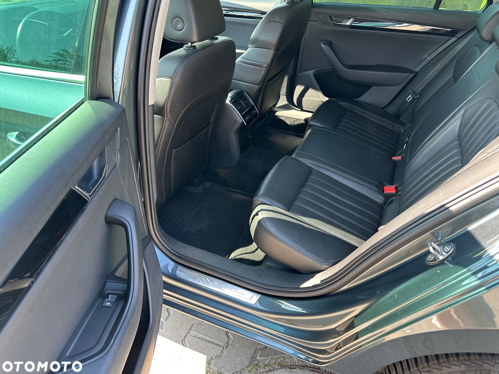 Skoda Superb 2.0 TDI 4x4 L&K DSG - 10