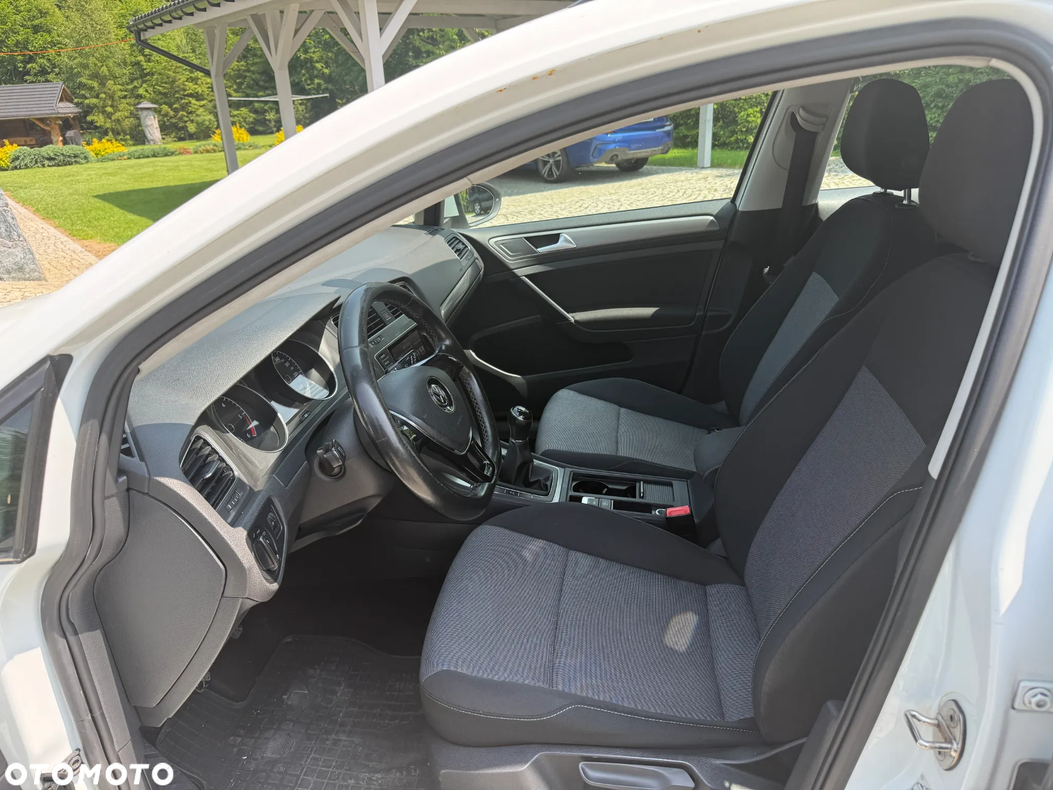 Volkswagen Golf 1.6 TDI DPF Comfortline - 12