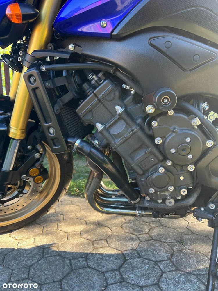 Yamaha FZ8 - 10