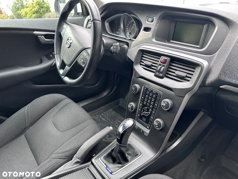 Volvo V40 D2 Kinetic - 19