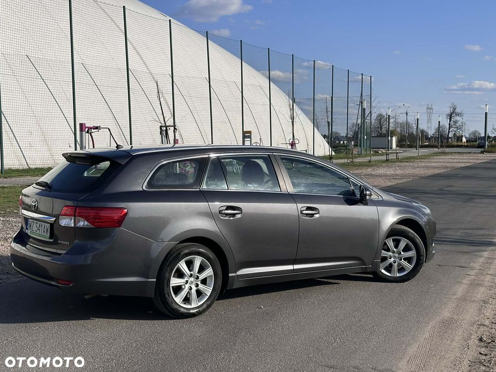 Toyota Avensis 2.0 D-4D Premium - 14