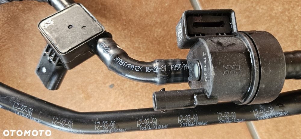 Przewód zawór paliwa Audi Vw Seat Skoda 1.5 TSI . 05E906052  04E133277A - 9
