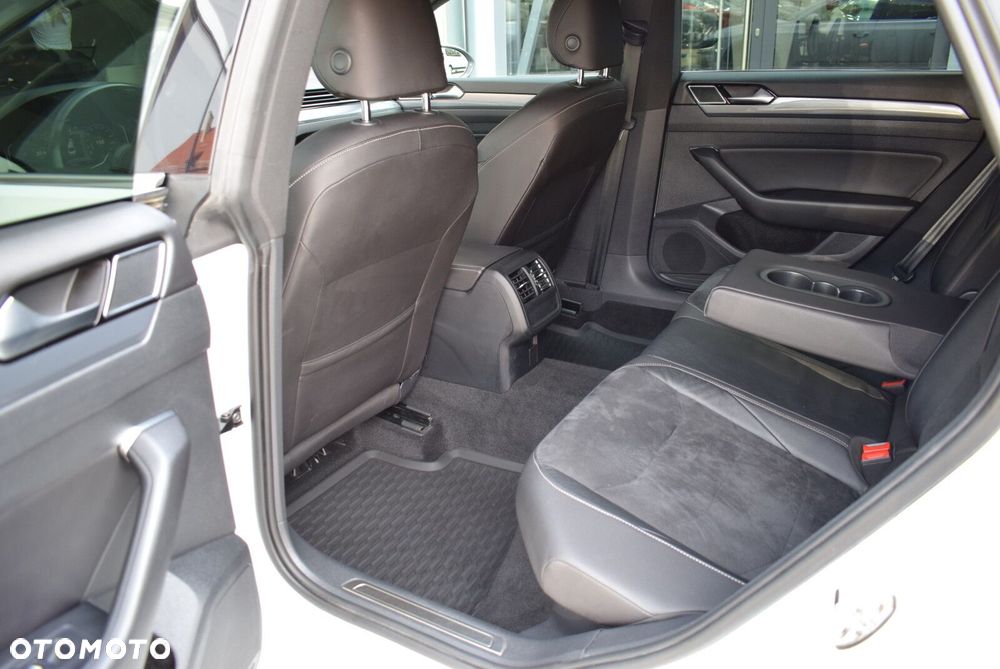 Volkswagen Arteon 2.0 TDI Bi-Turbo SCR 4Mot R-Line DSG - 16