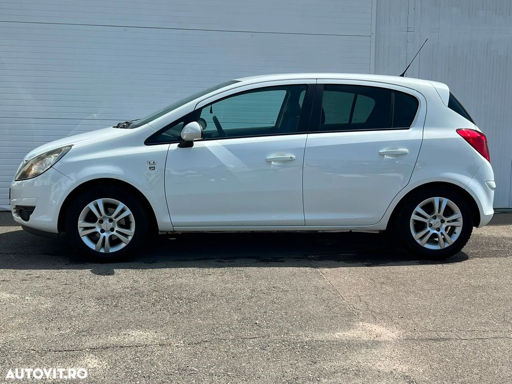 Opel Corsa 1.4 Cosmo - 4